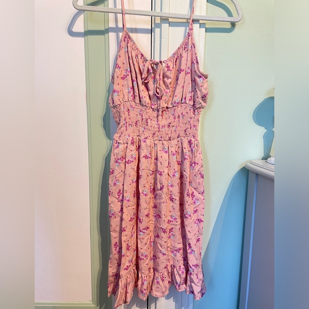 Rue21. Summer Dress. Mini Dress. Floral light pink. Size Small